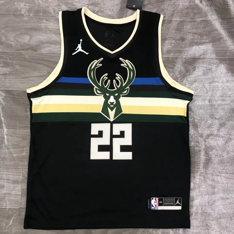 Foto 1 de Temporada 21 Milwaukee Bucks Camiseta temática Jordan número 22 Middleton