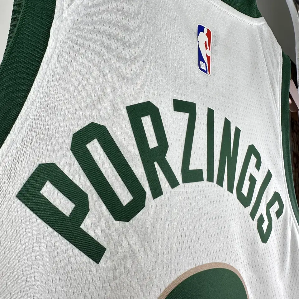 Foto 4 de Temporada 24 Celtics Edición Ciudad número 8 Porzingis