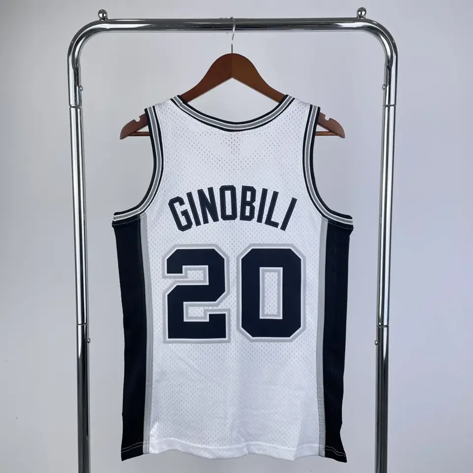 Foto 2 de MN camiseta retro termoaplicada: SW San Antonio Spurs temporada 2002/03 blanca número 20 Ginóbili