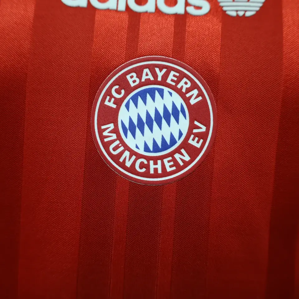 Foto 6 de 26. Bayern Munich Casual Retro Rojo Tallas S-3XL