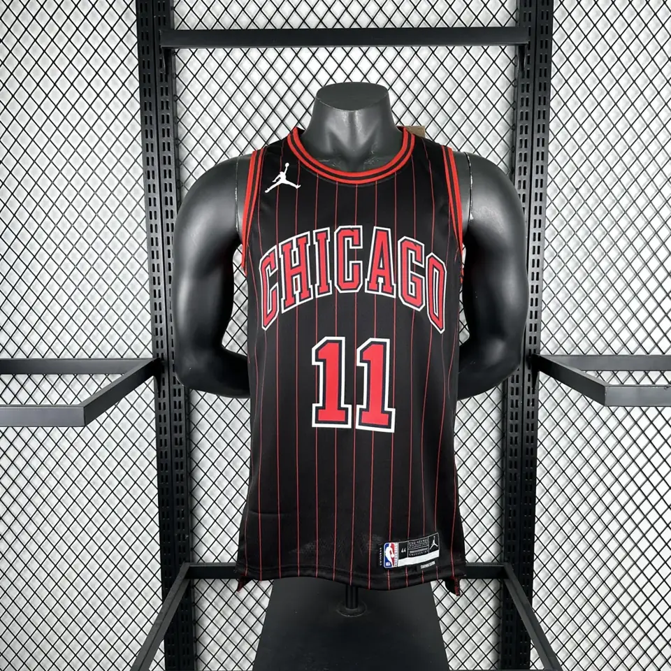 Foto 3 de Temporada 26 Chicago Bulls Edición Air Jordan limitada nº11 DeRozan