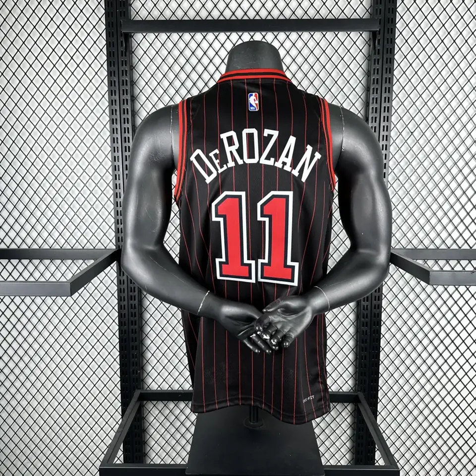 Foto 4 de Temporada 26 Chicago Bulls Edición Air Jordan limitada nº11 DeRozan