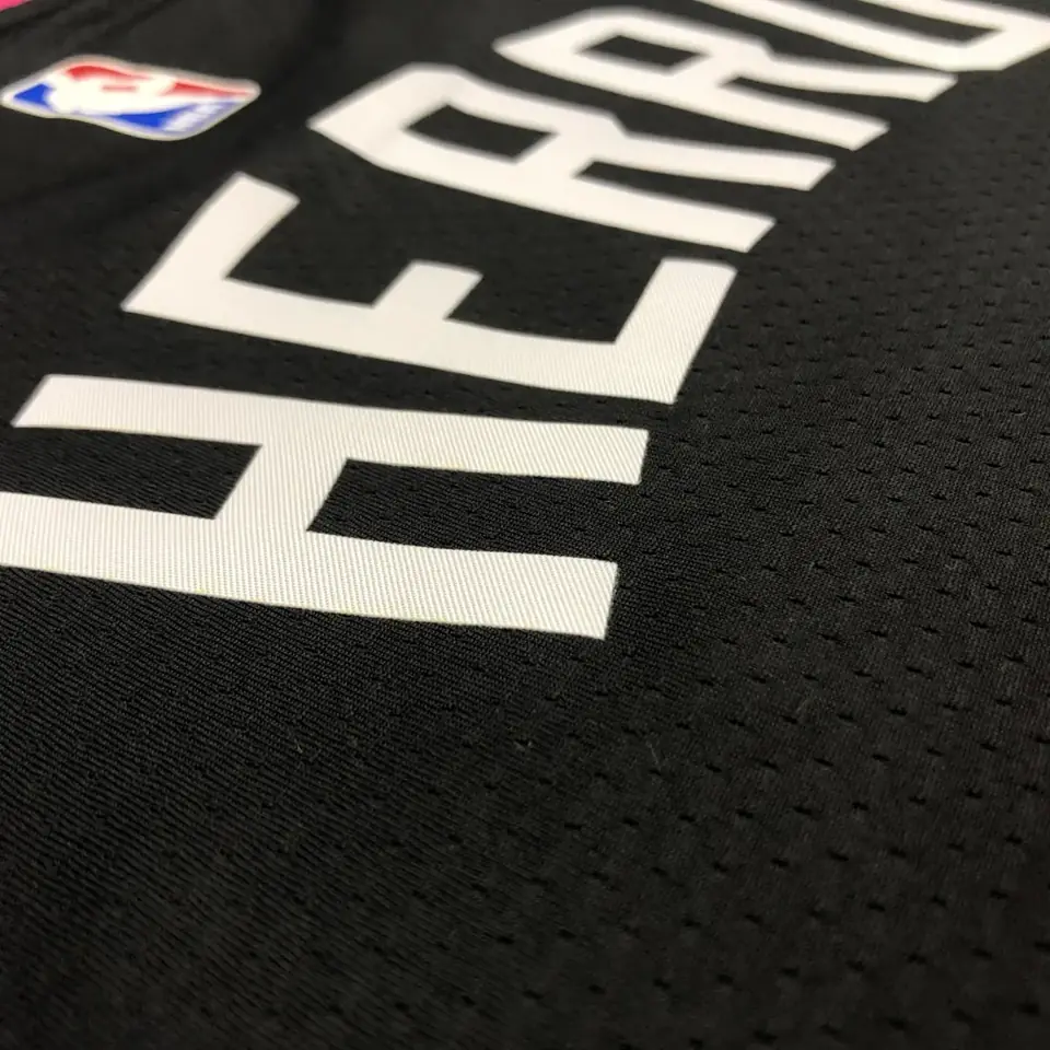 Foto 2 de Miami Heat negro cuello redondo nº 14 Tyler Herro