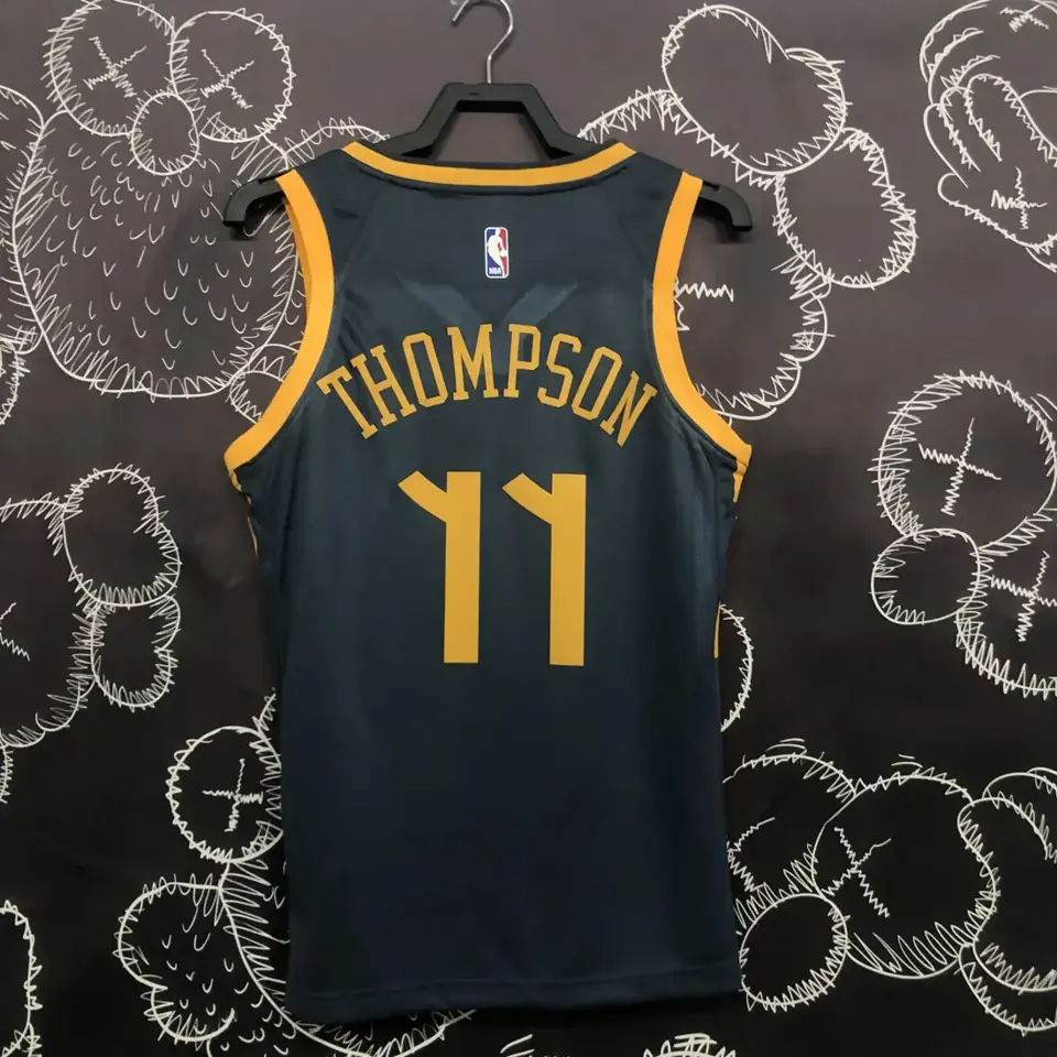 Foto 6 de Temporada 18 Warriors gris Nº 11 Thompson