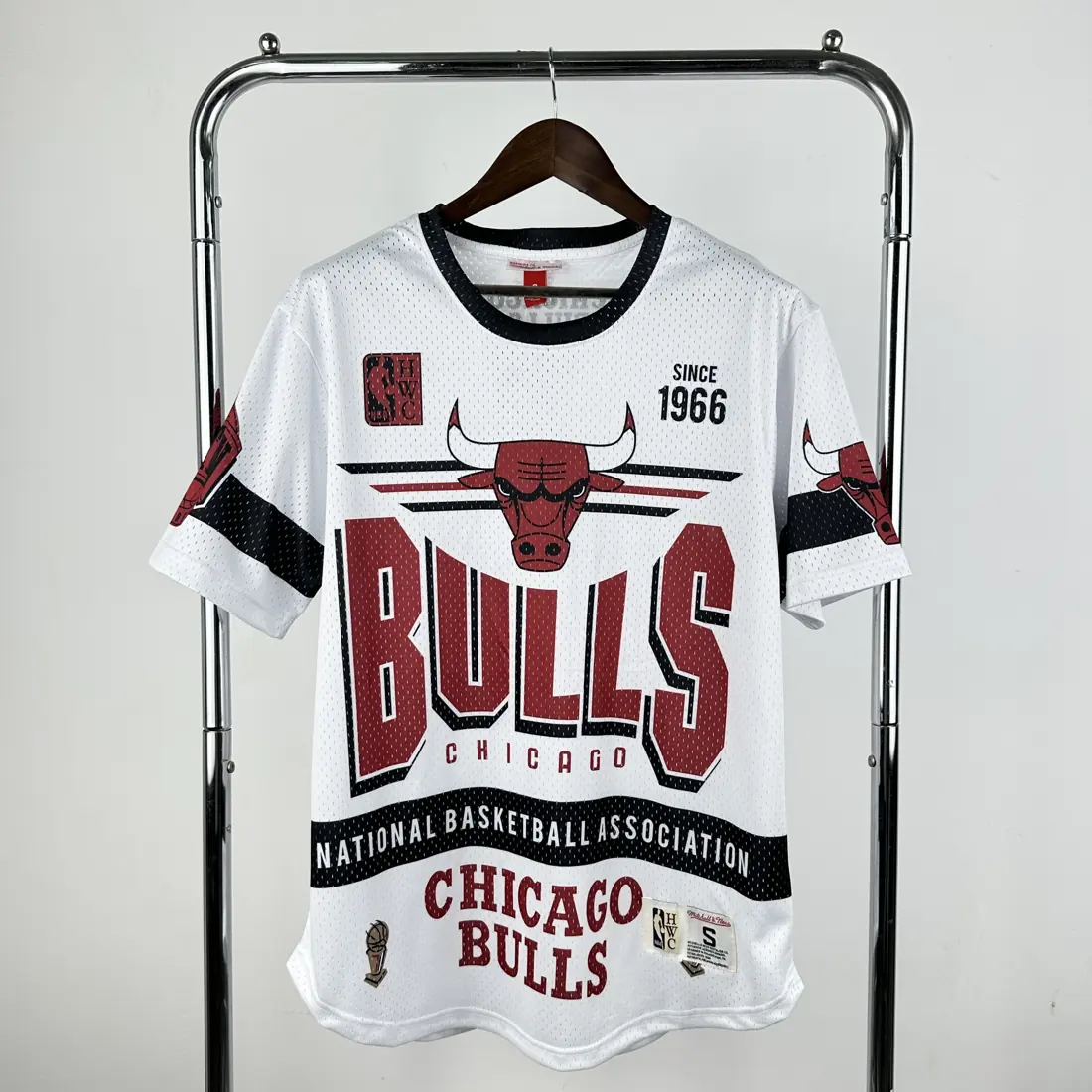 Foto 2 de Modelo 26 camiseta retro Mitchell & Ness de manga corta Chicago Bulls