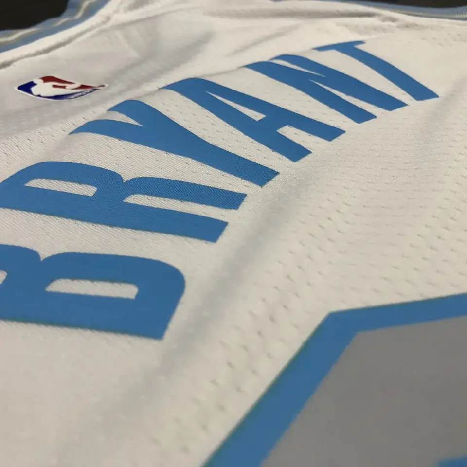 Foto 4 de Temporada 21 Los Angeles Lakers camiseta retro blanca n.º 24 Kobe Bryant