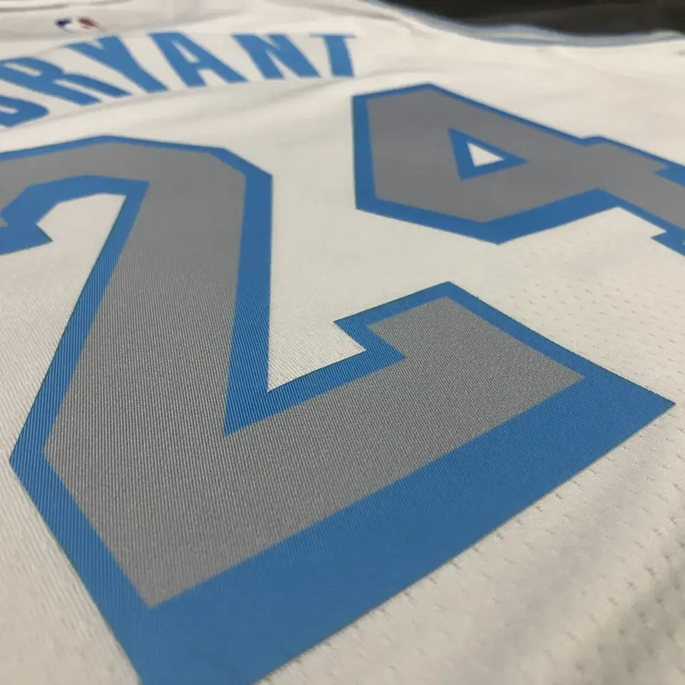 Foto 6 de Temporada 21 Los Angeles Lakers camiseta retro blanca n.º 24 Kobe Bryant