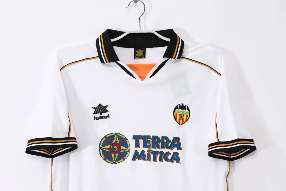 Foto 5 de Temporada 1999/00 Valencia CF local 8A