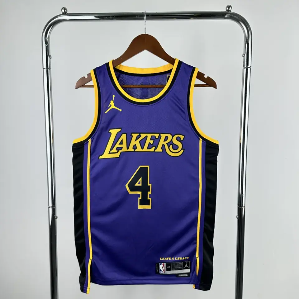 Foto 1 de Temporada 23 Los Angeles Lakers Edición Statement número 4 Knecht