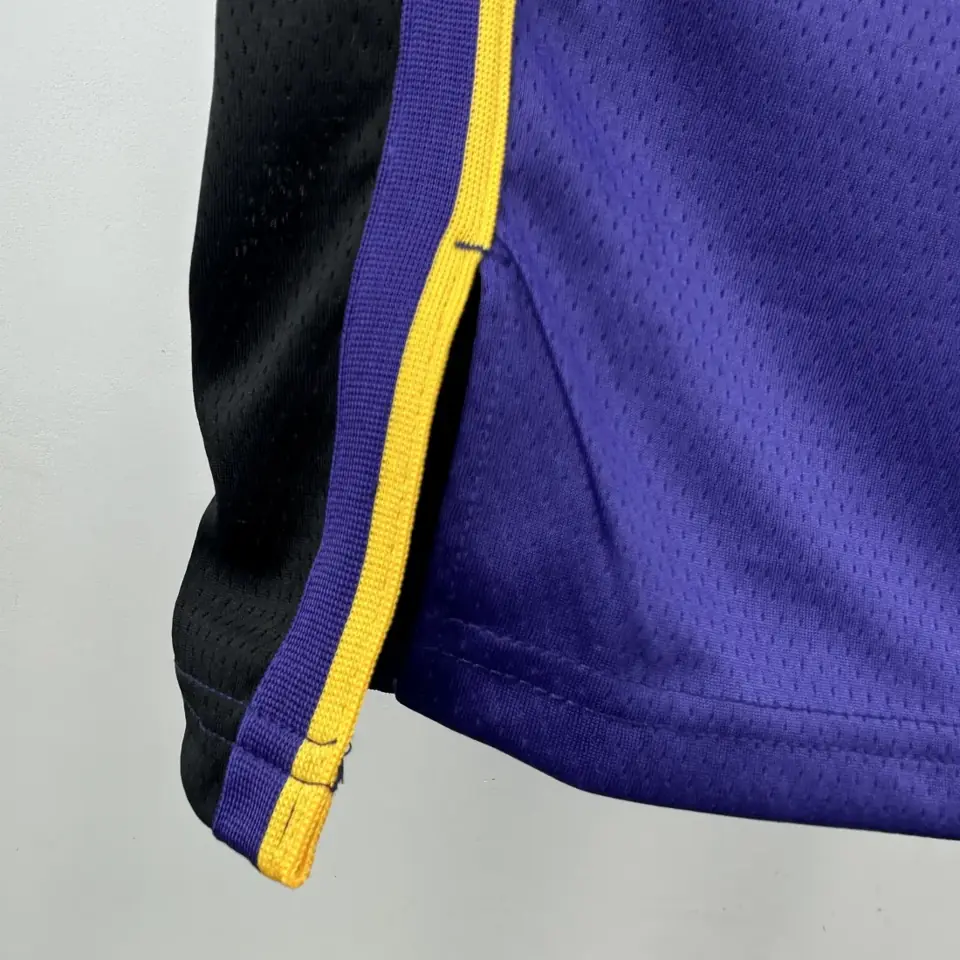 Foto 5 de Temporada 23 Los Angeles Lakers Edición Statement número 4 Knecht