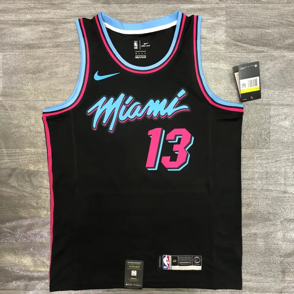 Foto 1 de Heat de Miami cuello redondo negro n.º 13 Bam Adebayo