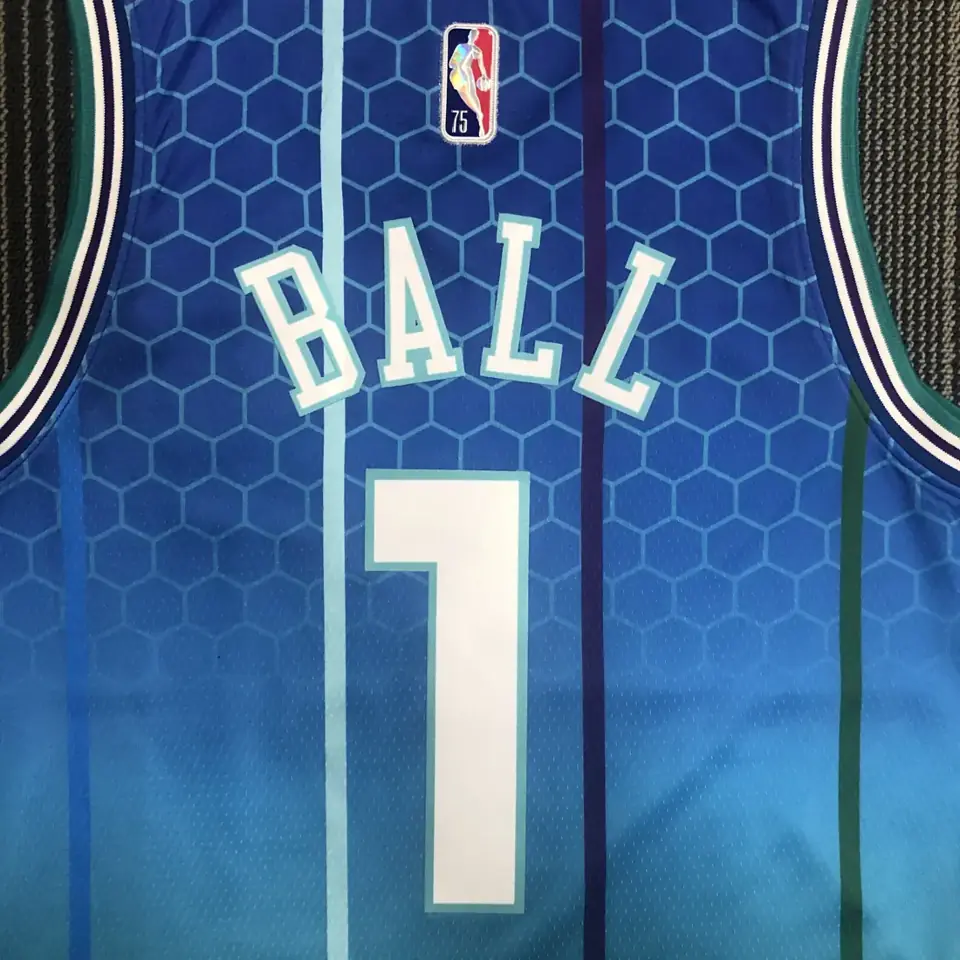 Foto 4 de Temporada 22 Charlotte Hornets City Edition #1 LaMelo Ball