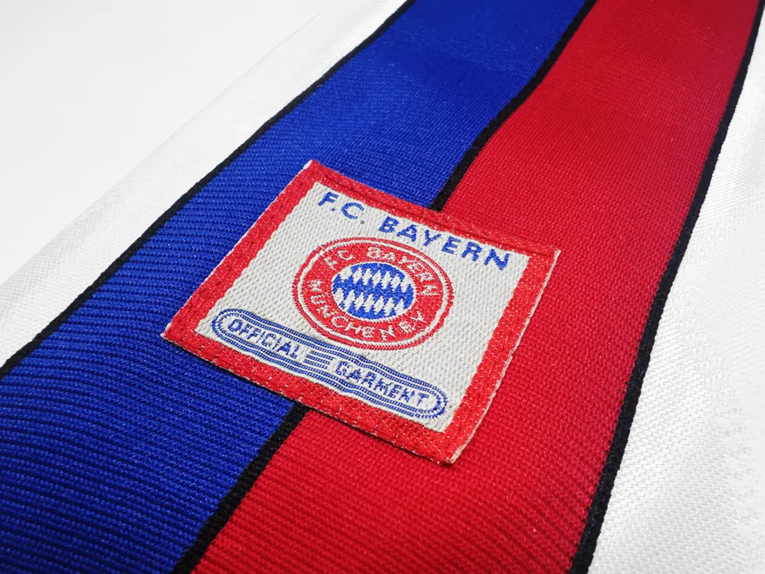 Foto 4 de Temporada 1996/98 Bayern de Múnich visitante retro 0B