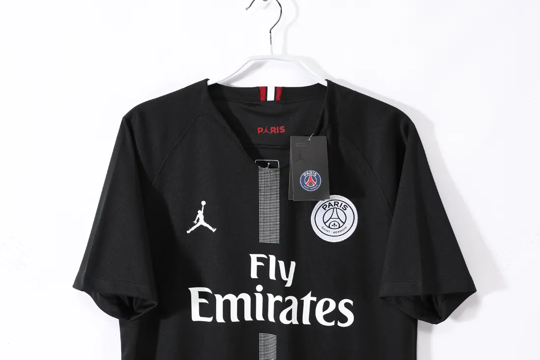 Foto 5 de Temporada 2018/19 París local retro 8A