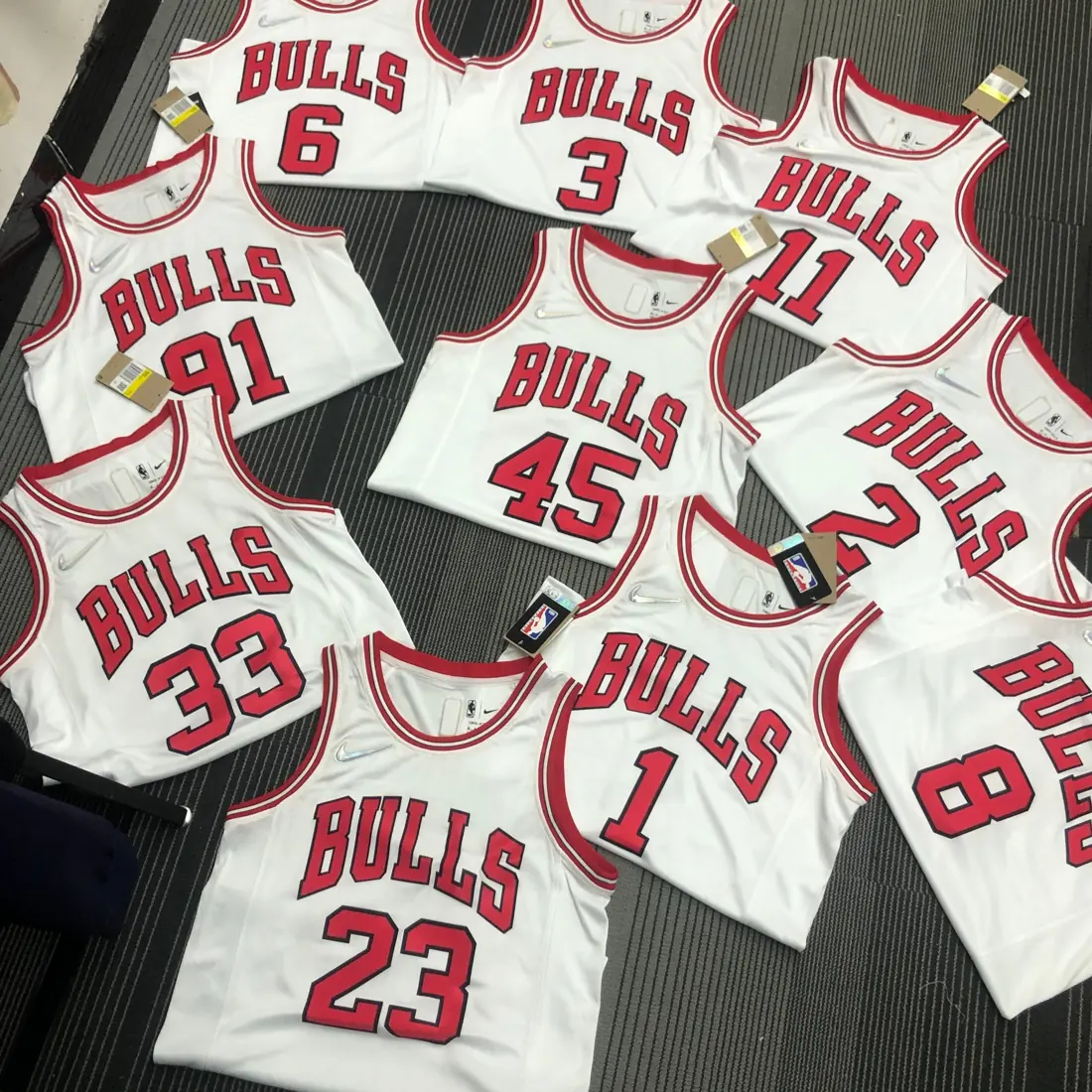 Foto 3 de 75 aniversario, Bulls, blanco, número 45, Jordan