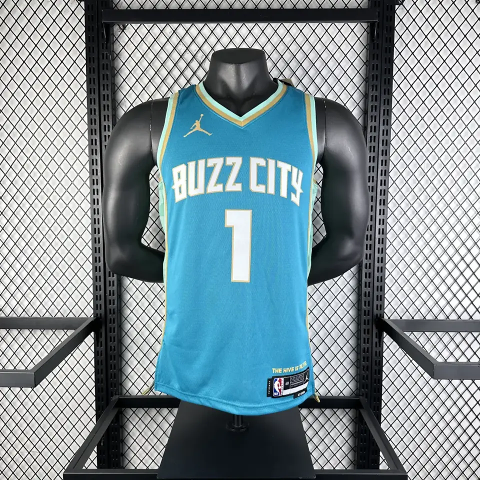 Foto 3 de Temporada 24 Hornets Edición Ciudad n.º 1 Ball