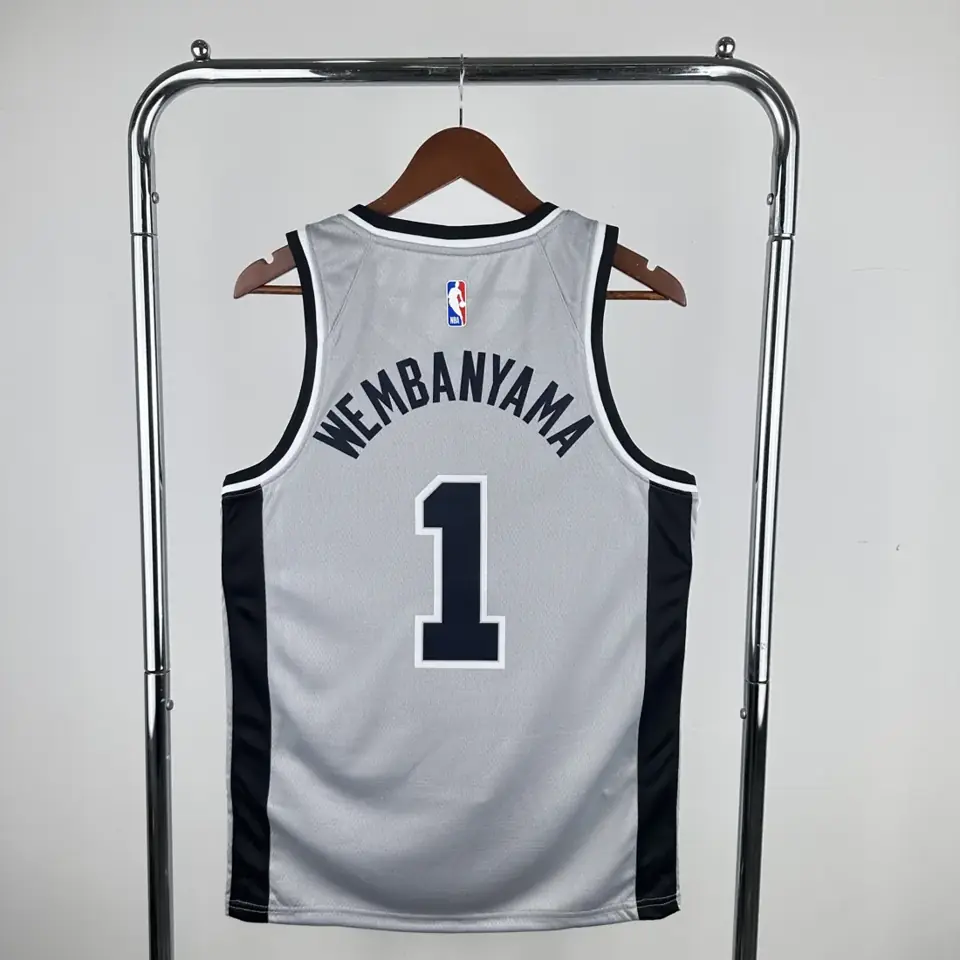 Foto 2 de Temporada 21 Spurs Gris Edición limitada Air Nº 1 Wembanyama