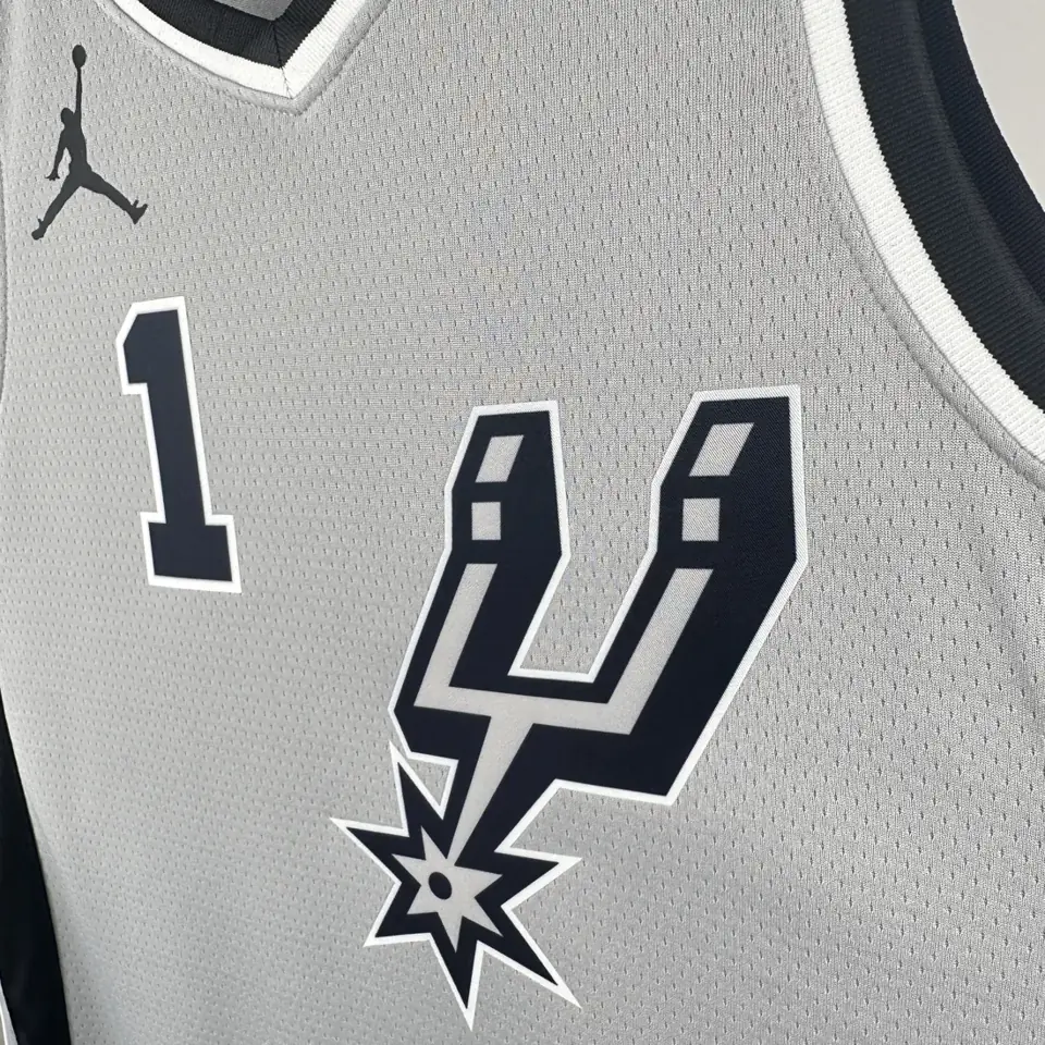 Foto 4 de Temporada 21 Spurs Gris Edición limitada Air Nº 1 Wembanyama