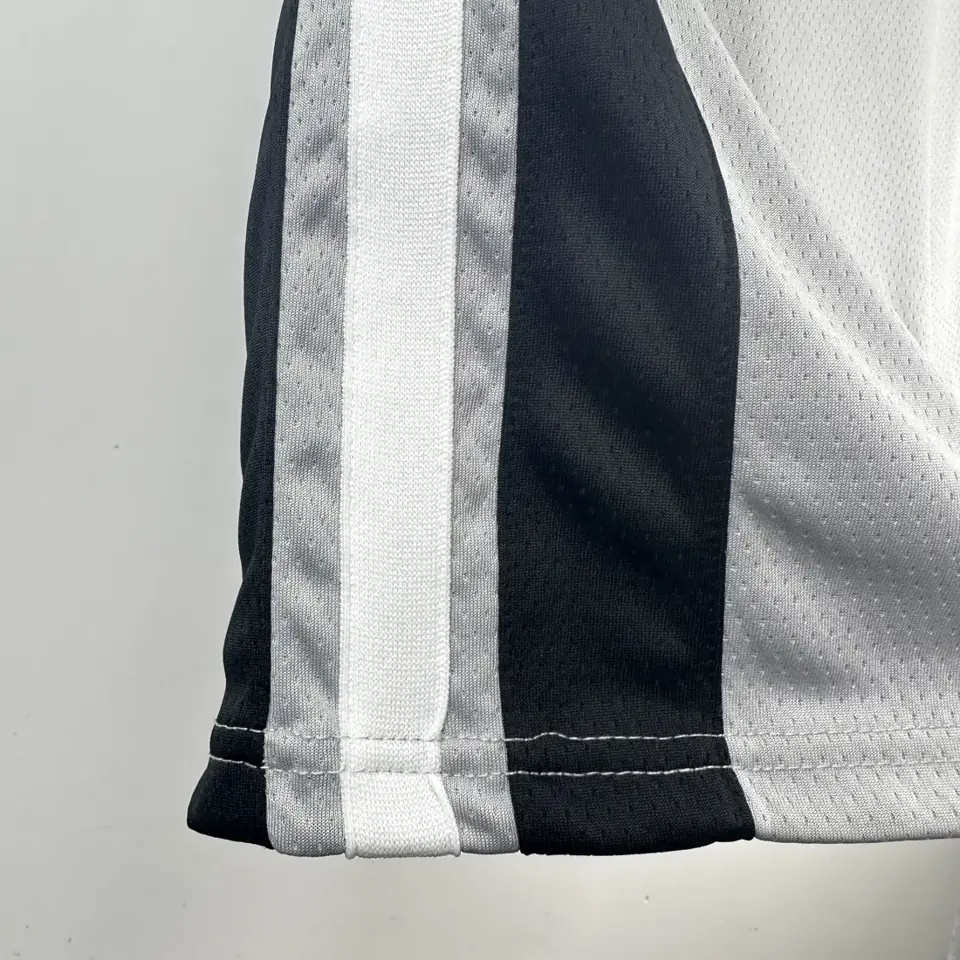 Foto 7 de Temporada 21 Spurs Gris Edición limitada Air Nº 1 Wembanyama