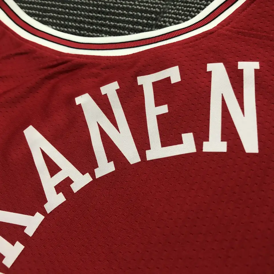 Foto 6 de 75 aniversario Bulls rojo número 24 Markkanen