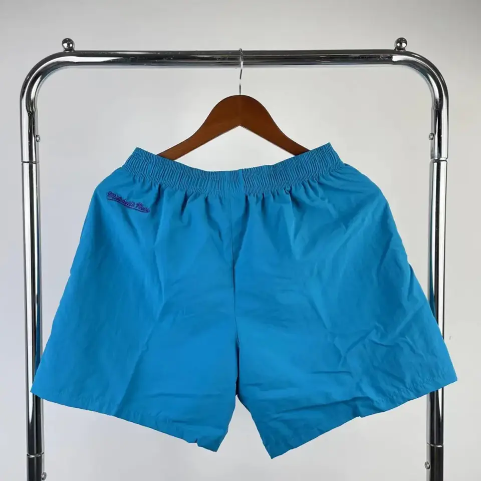 Foto 2 de Mitchell & Ness pantalones cortos retro: Hornets