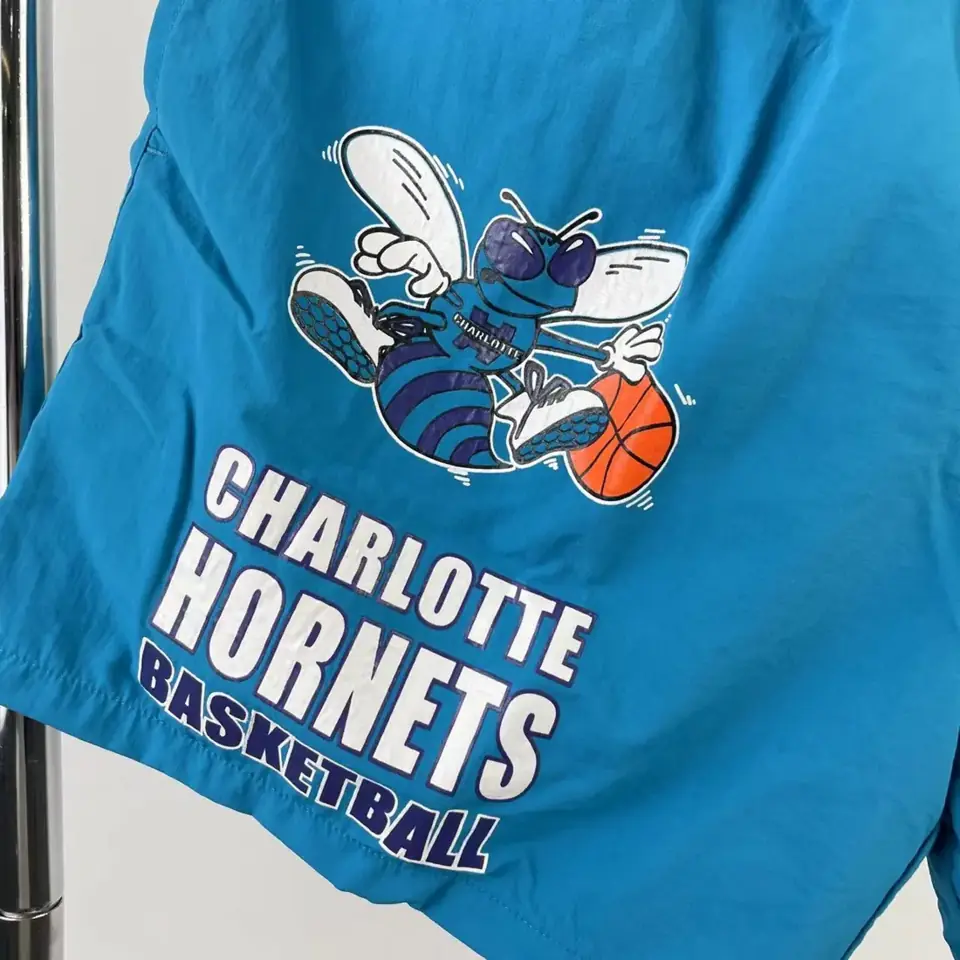 Foto 4 de Mitchell & Ness pantalones cortos retro: Hornets