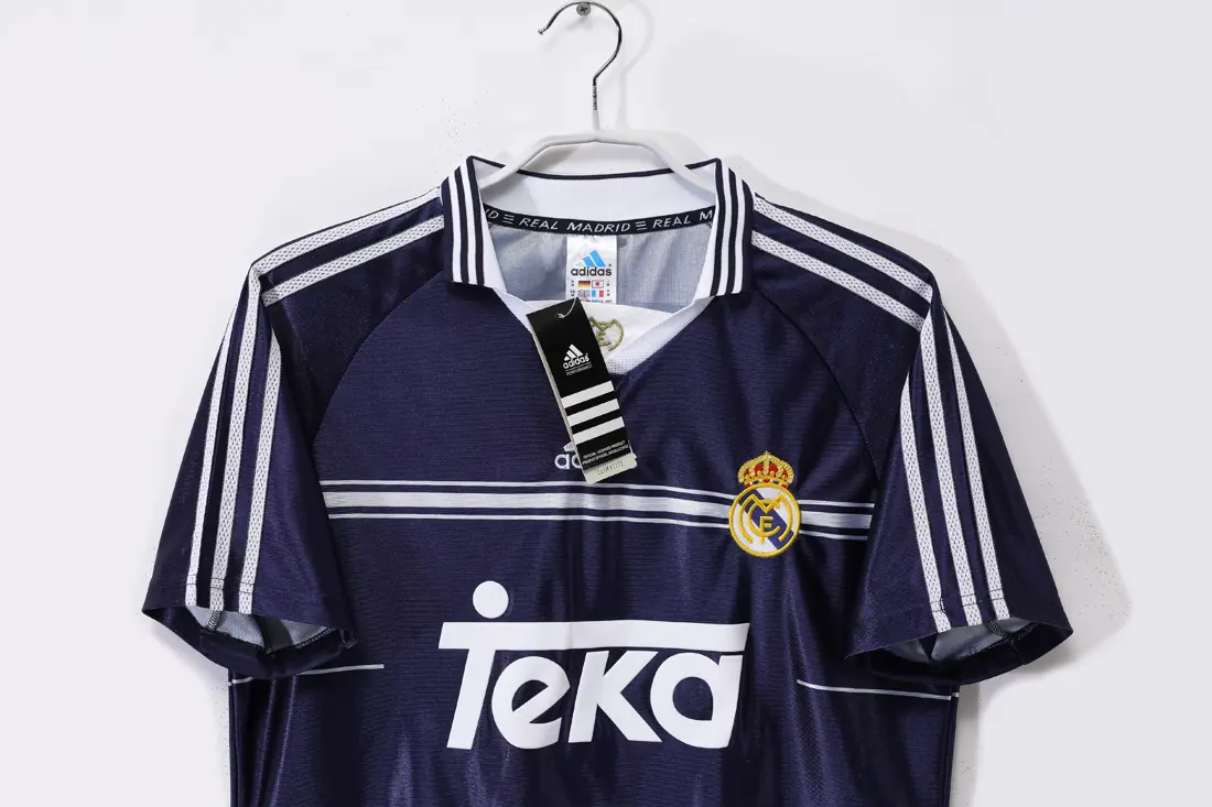 Foto 5 de Temporada 1998/99 Real Madrid visitante azul real retro 8A