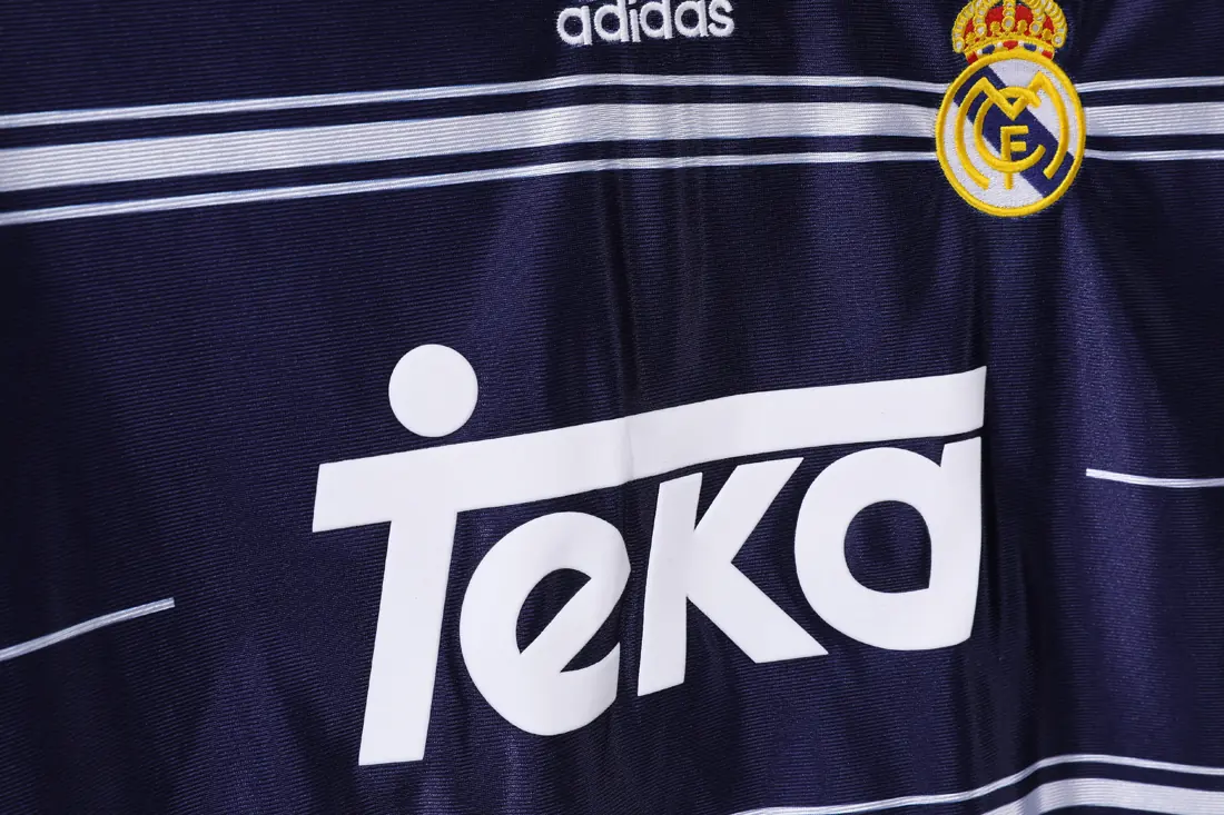 Foto 7 de Temporada 1998/99 Real Madrid visitante azul real retro 8A