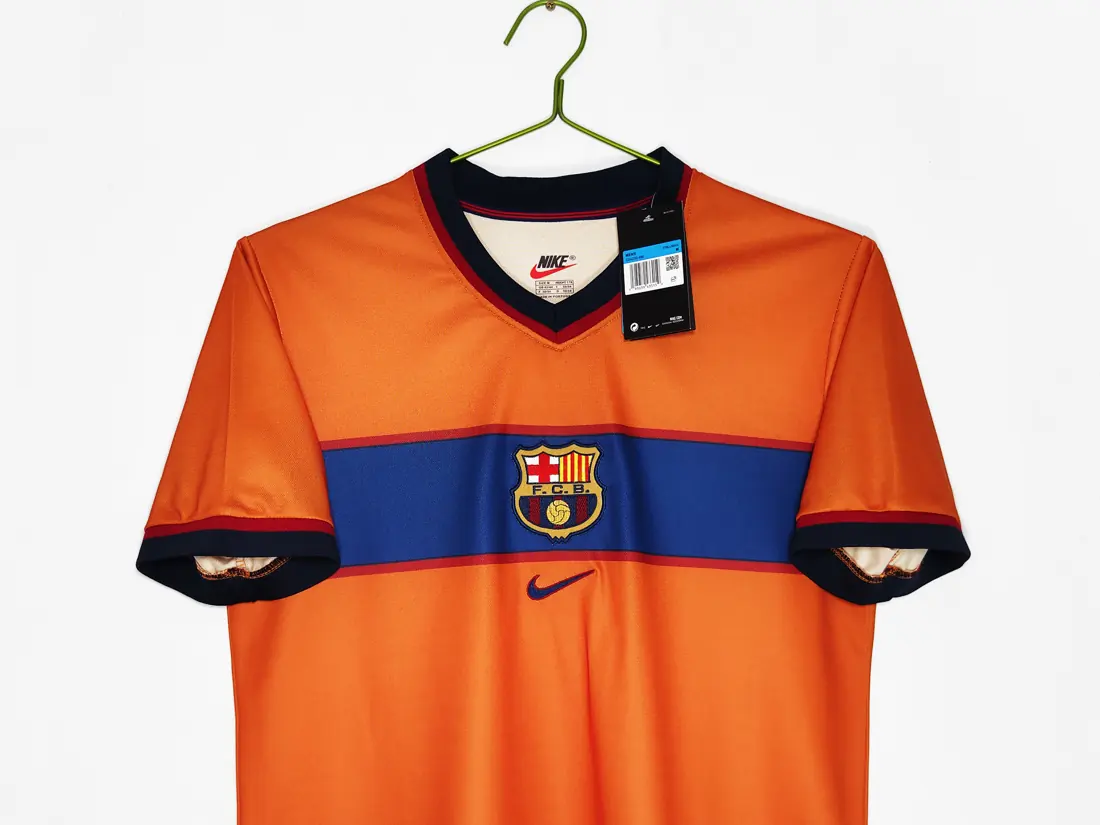 Foto 3 de Temporada 1998/99 Barcelona tercera naranja 5A