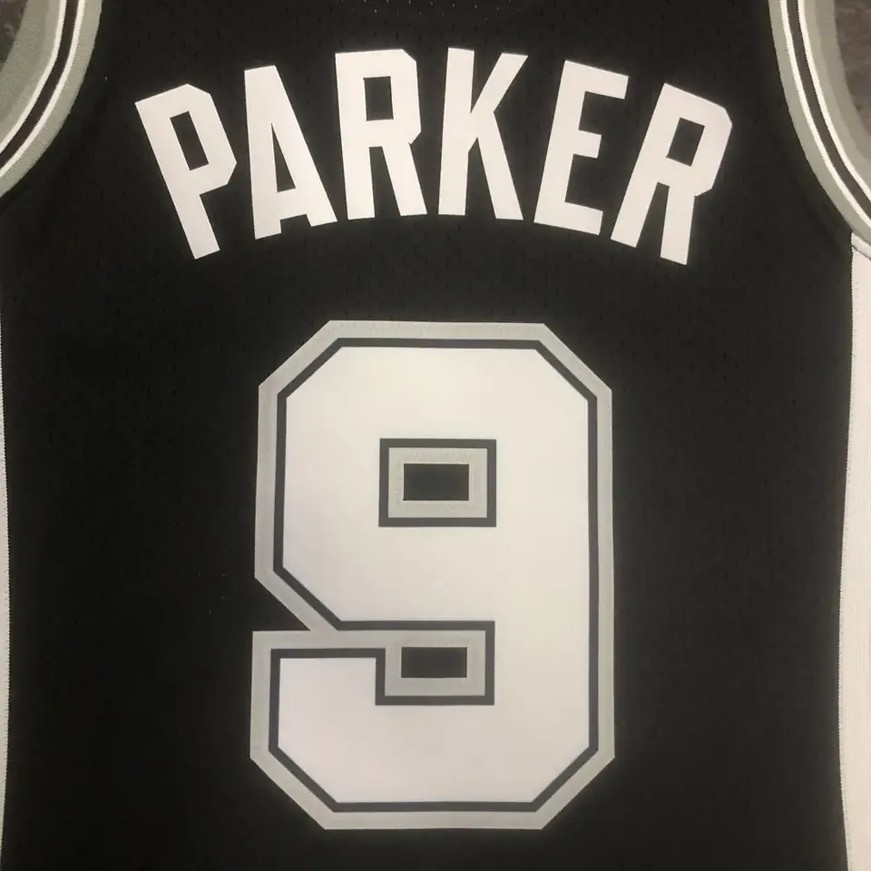 Foto 5 de MN camiseta retro termoaplicada: SW San Antonio Spurs temporada 2002/03 negra número 9 Parker