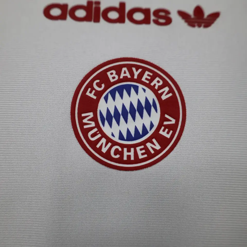 Foto 6 de 25-26 Bayern Munich Casual Retro Tallas S-3XL
