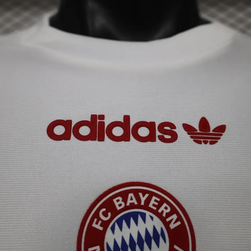 Foto 7 de 25-26 Bayern Munich Casual Retro Tallas S-3XL