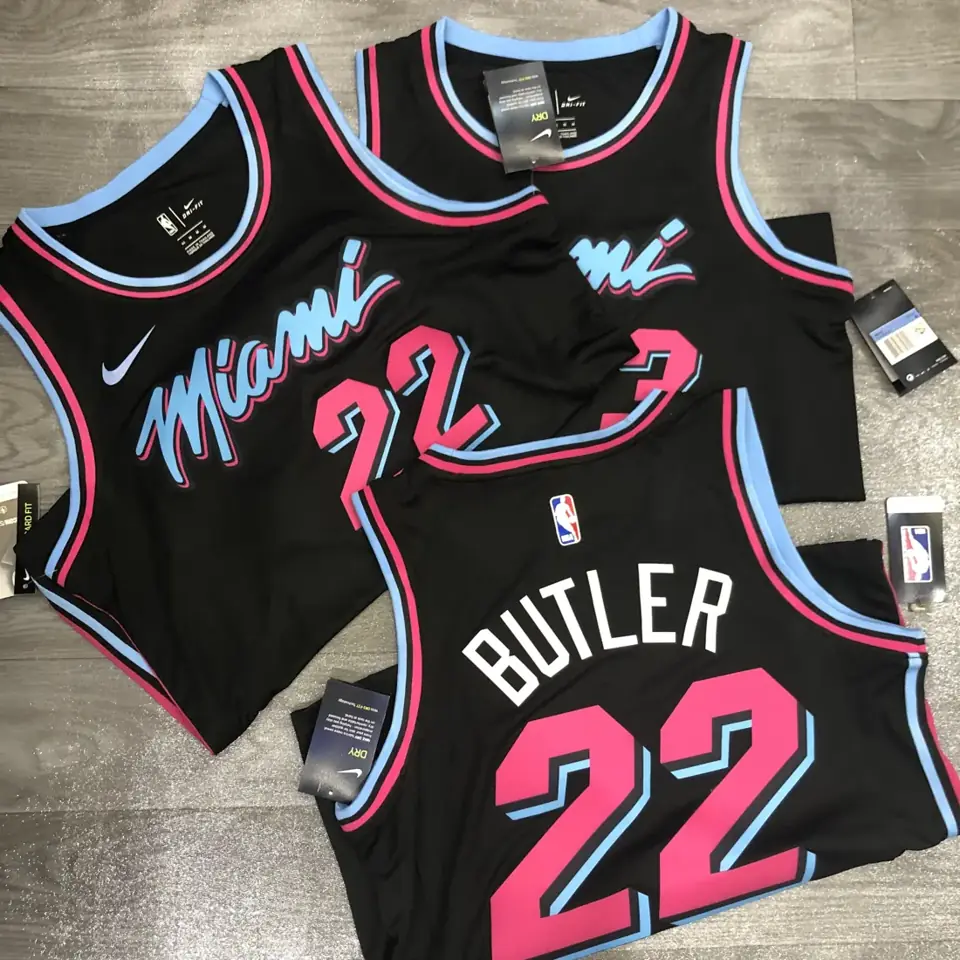 Foto 2 de Miami Heat cuello redondo negro nº 3 Wade