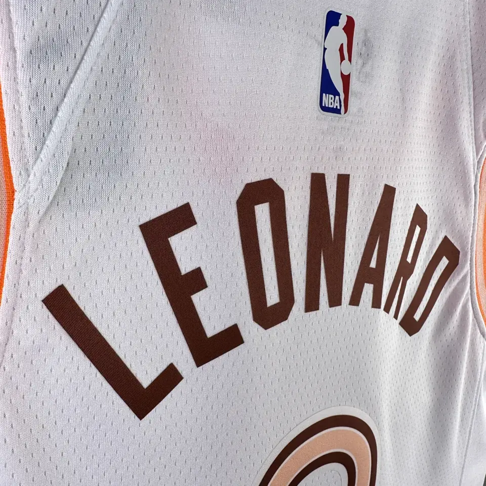 Foto 4 de Temporada 24 - Spurs - Edición Ciudad - nº 2 Leonard