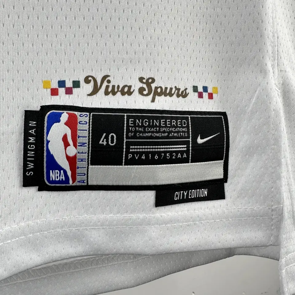 Foto 8 de Temporada 24 - Spurs - Edición Ciudad - nº 2 Leonard