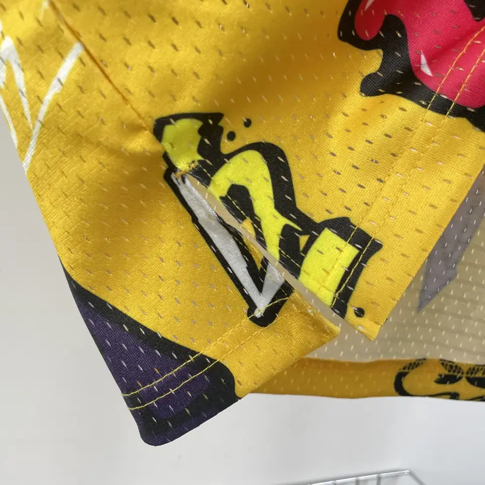 Foto 5 de Camiseta retro termoimpresa MN: SW Lakers temporada 96/97 grafiti número 8 Kobe