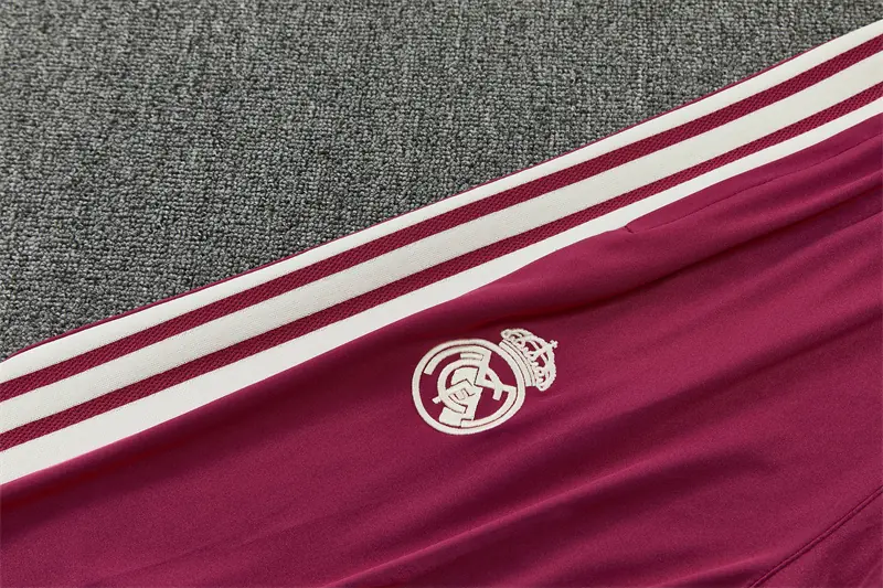 Foto 6 de 2627 Real Madrid beige [con pantalones fucsia]