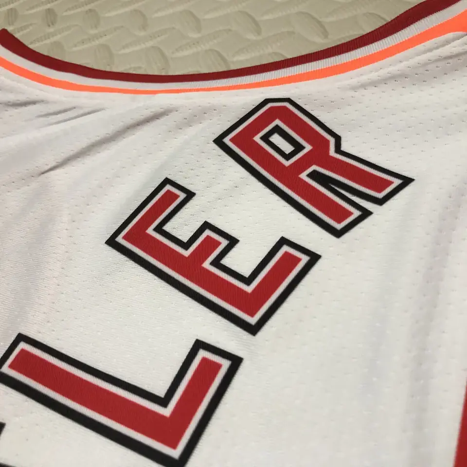 Foto 2 de Temporada 23 Heat retro número 22 Butler
