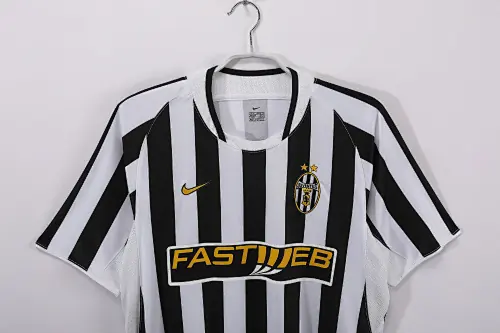 Foto 3 de Temporada 2003/04 Juventus local retro 8A
