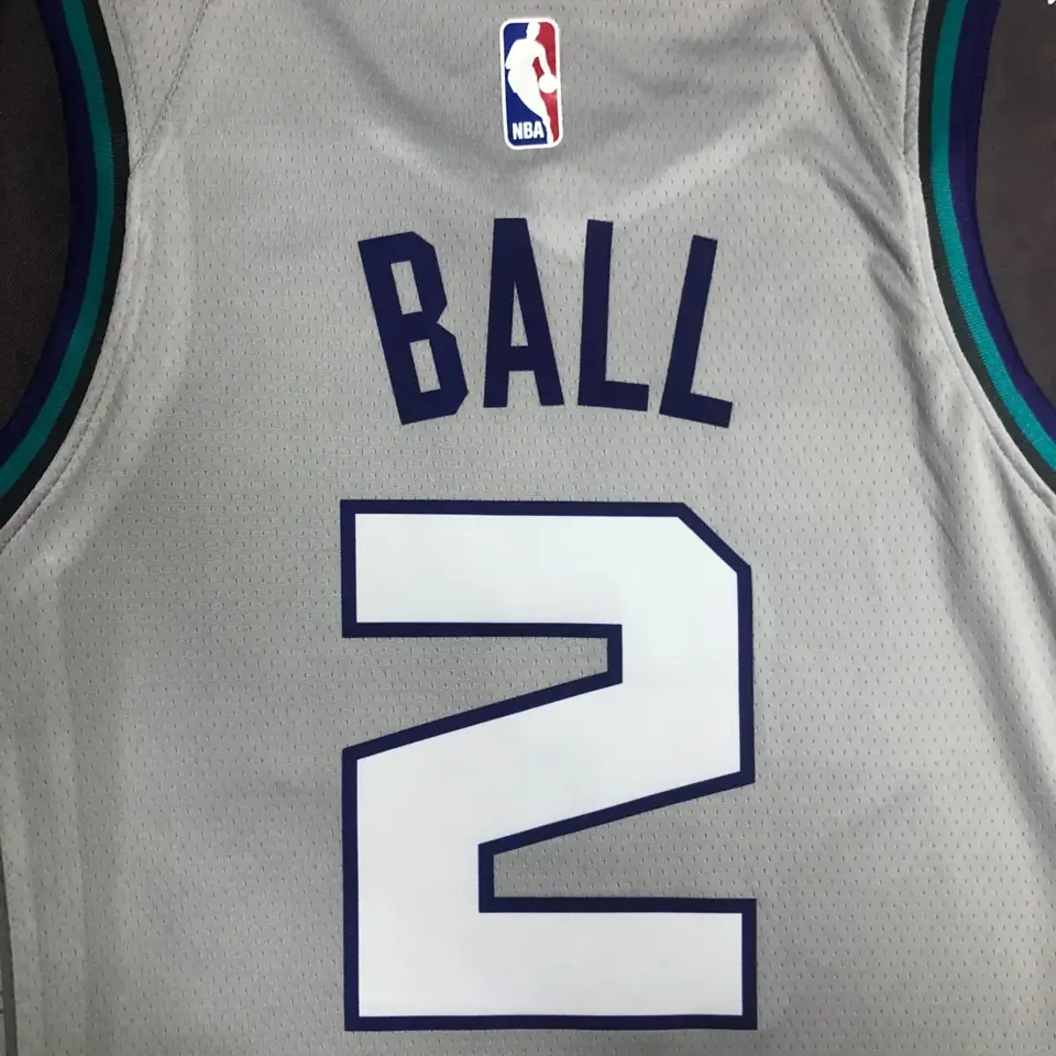 Foto 4 de Temporada 19 Hornets gris número 2 Ball