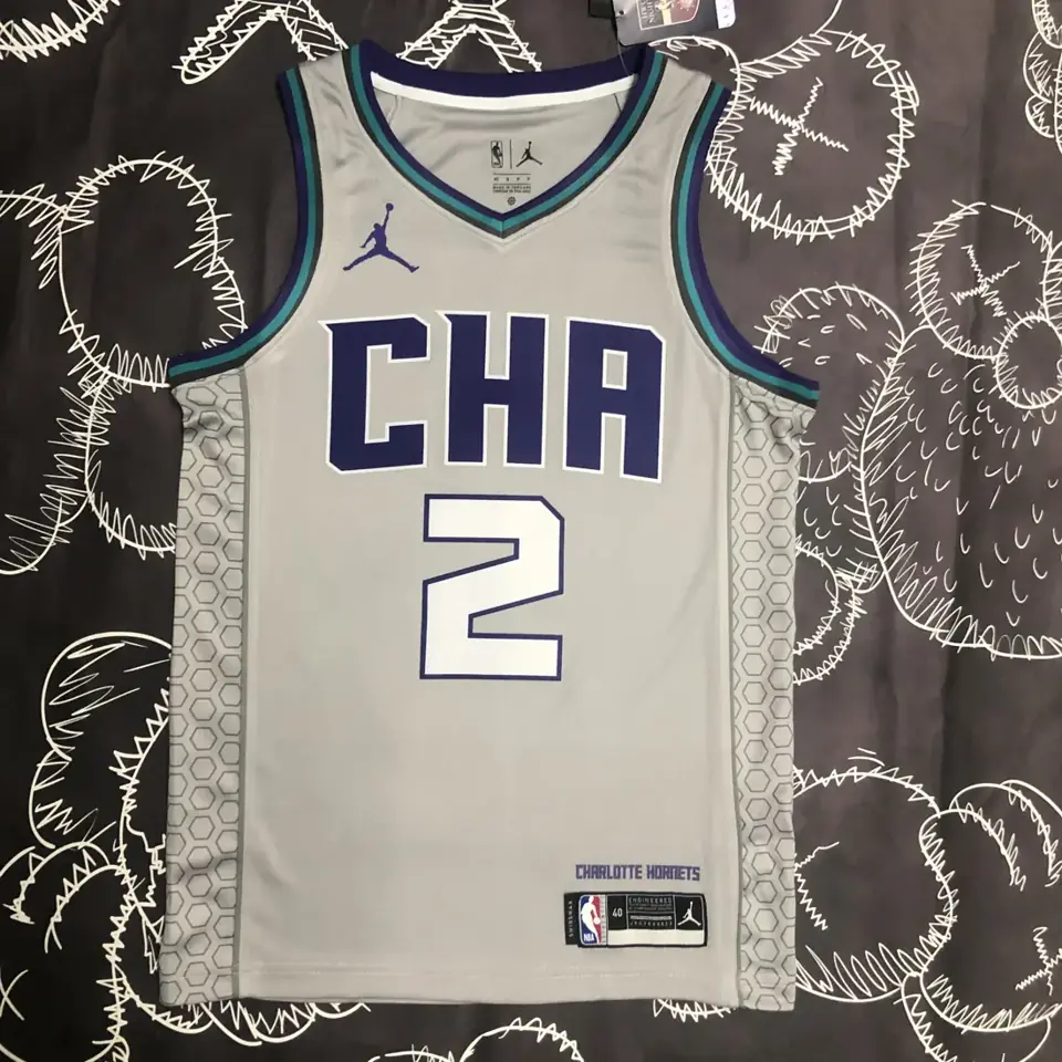 Foto 8 de Temporada 19 Hornets gris número 2 Ball