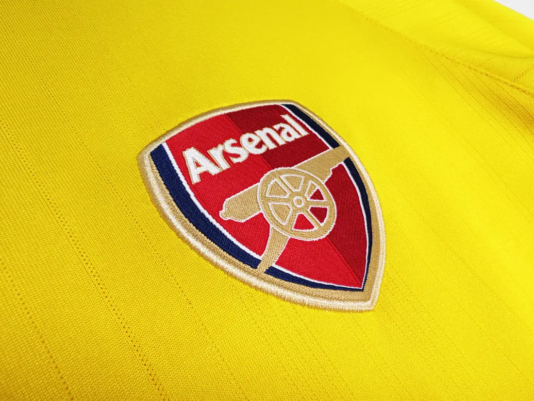 Foto 8 de Temporada 2003/04 Arsenal visitante amarillo 8A