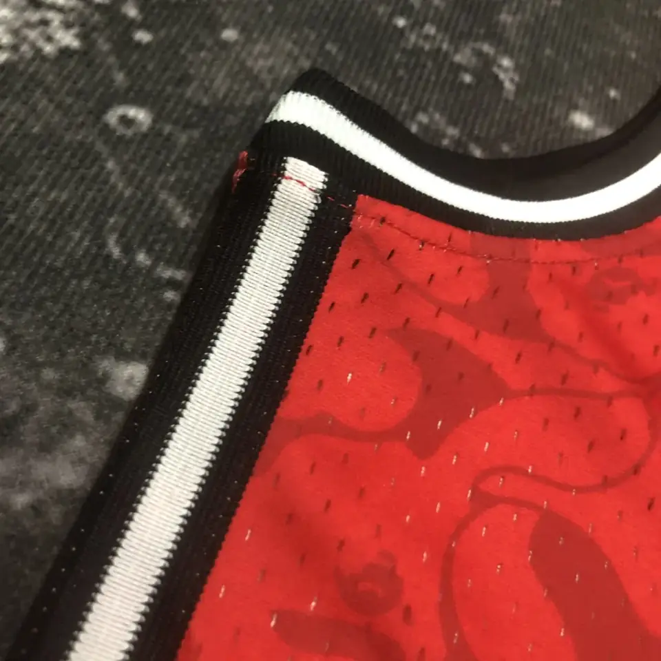 Foto 5 de Camiseta colaborativa BAPE×M&N: Miami Heat roja número 93