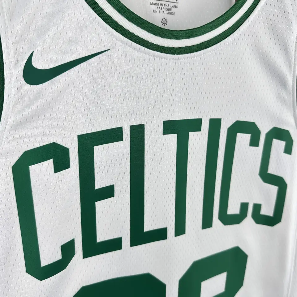 Foto 4 de Celtics local blanco nº 88 Queta