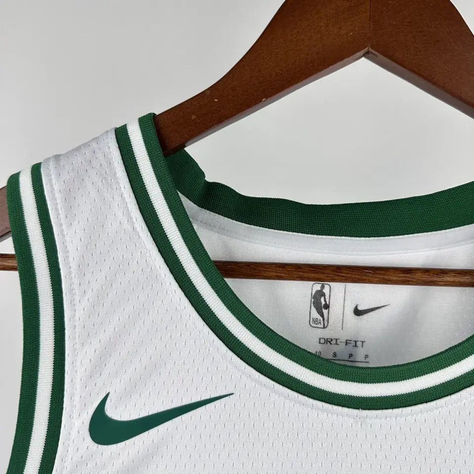Foto 5 de Celtics local blanco nº 88 Queta