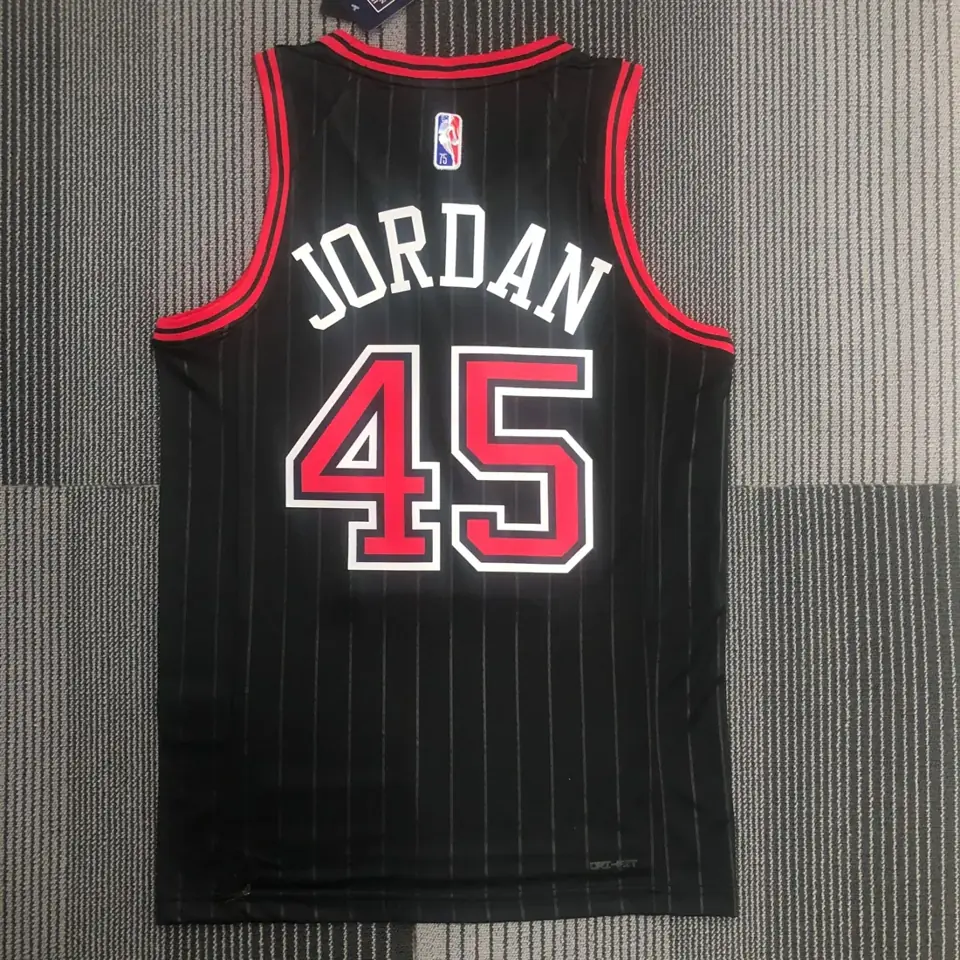 Foto 2 de 75 aniversario Bulls versión Jumpman n.º 45 Jordan