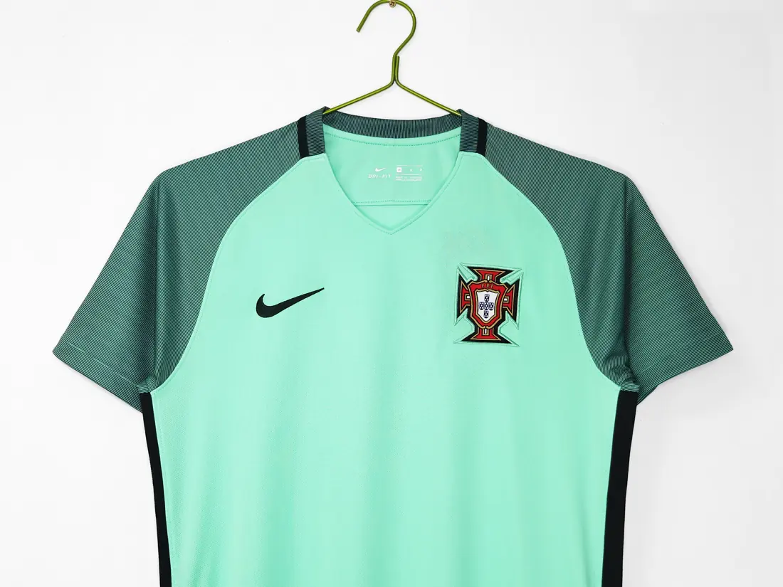 Foto 5 de Temporada 2016 Portugal visitante verde aguamarina retro 5A