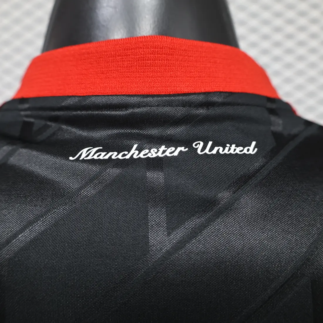 Foto 2 de 26-27 Manchester United Negro Casual Retro Tallas S-3XL