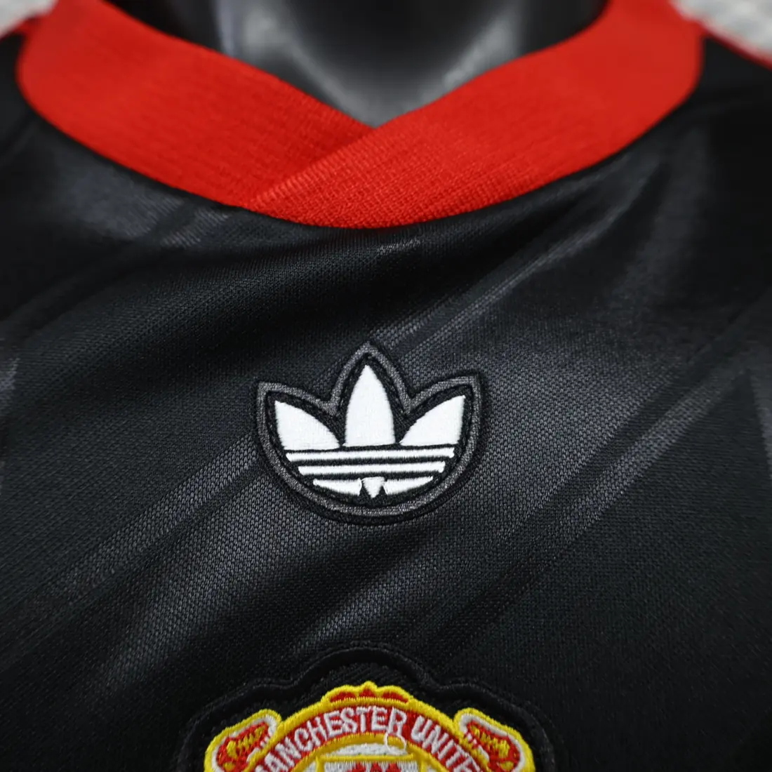 Foto 8 de 26-27 Manchester United Negro Casual Retro Tallas S-3XL