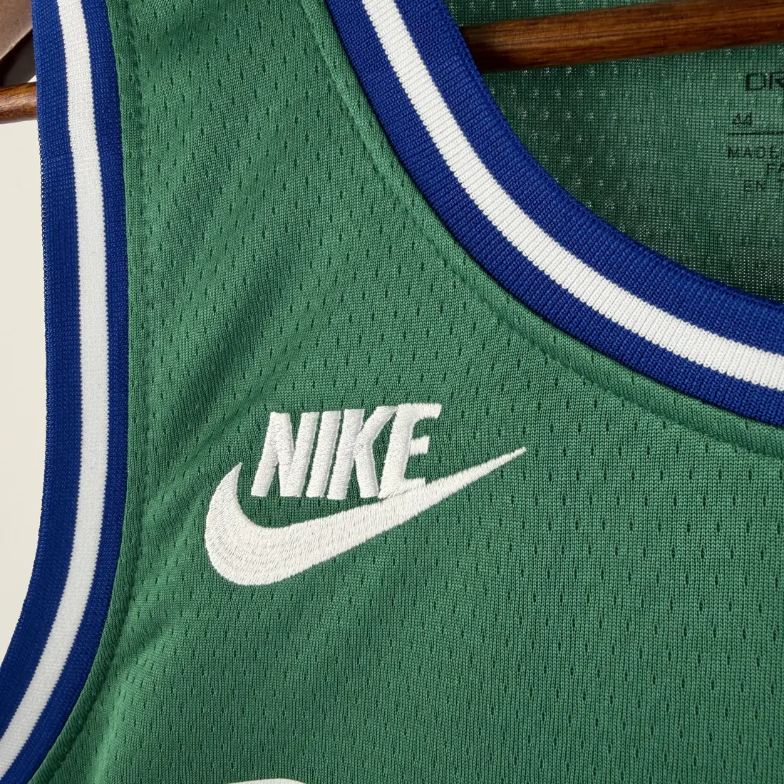 Foto 7 de Temporada 26 Mavericks retro verde número 11 Irving